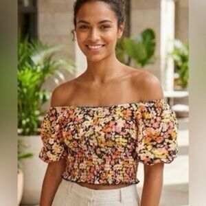 Billabong Cotton Get Along Floral Smocked Puff Sleeve Crop Top. Size M
